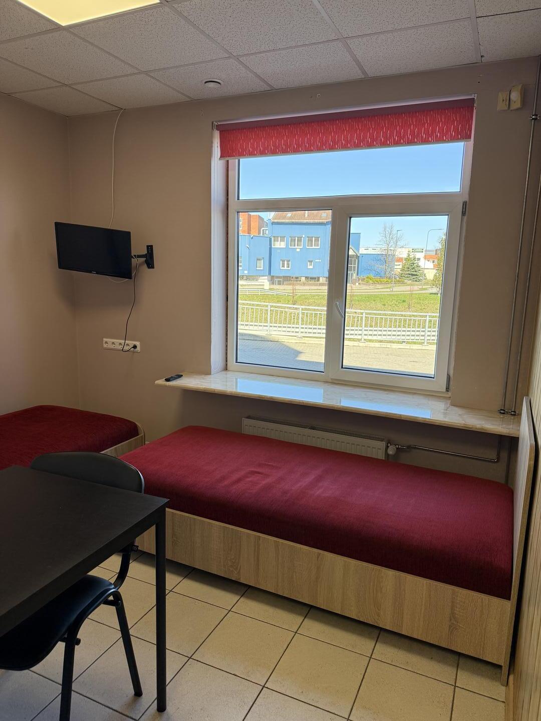 Standartinis dvivietis su bendrais dušais ir tualetais - Palemonas